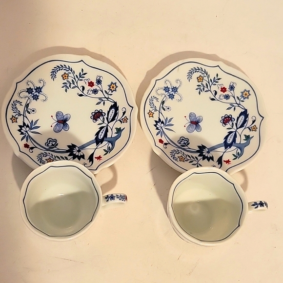 VTG AVON DEMITASSE COLLECTIBLE CUP AND SAUCER SETS FLORAL DESIGN QYY 2 - Picture 5 of 5